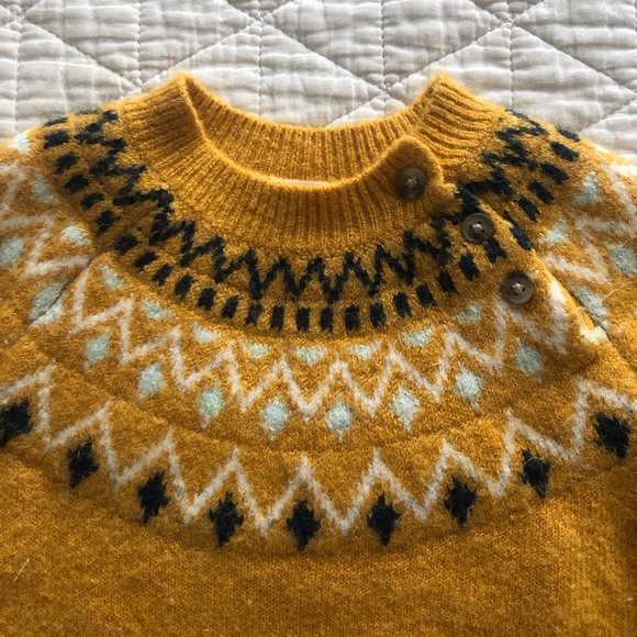 Mustard yellow sweater - Picture 2 of 3